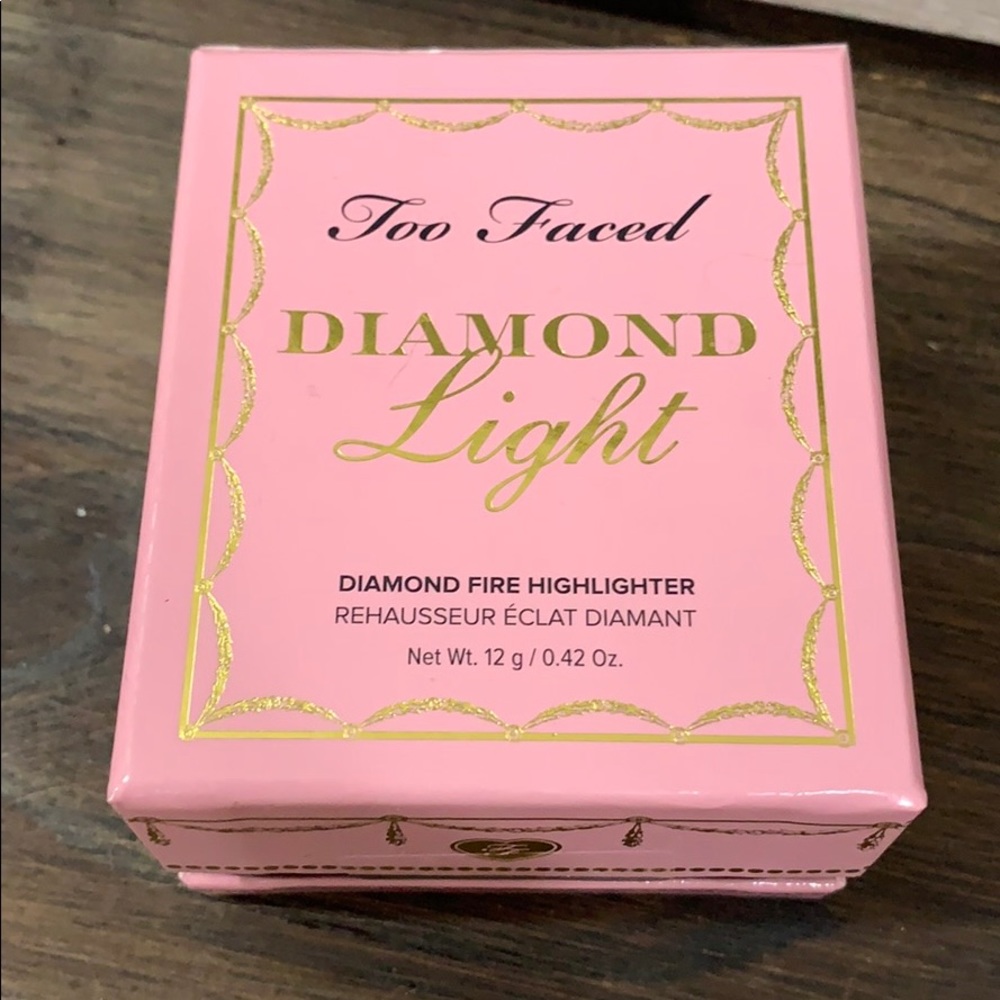 Too Faced Diamond Light Highlighter